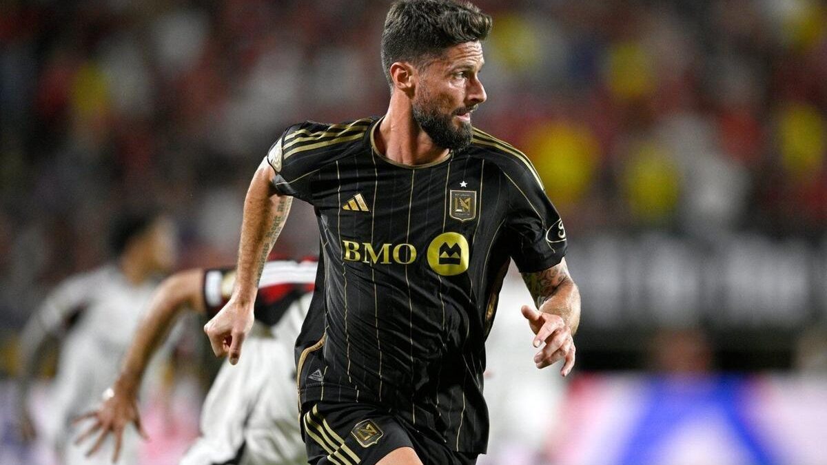 Olivier Giroud Trở Về Ligue 1: Chương Mới Trong Sự Nghiệp